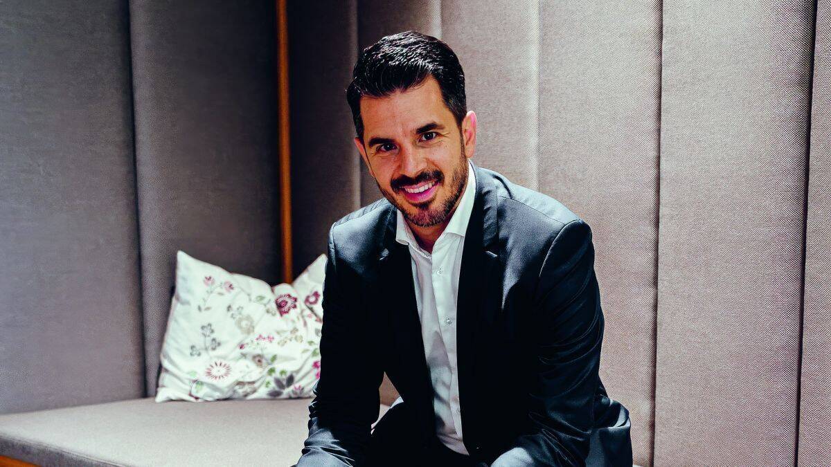 Lorenz Beringer gründete 2014 in München die Digitalagentur Lobeco. Zusammen mit seinen Co-Geschäftsführern Sebastian Iffert und Dirk Huefnagels treibt Lorenz Beringer Themen wie Consulting, Content, Performance, Innovation & KI voran. Zuvor verantwortete er Social Media beim FC Bayern – „die beste Social-Media-Schule ever“, wie er sagt.