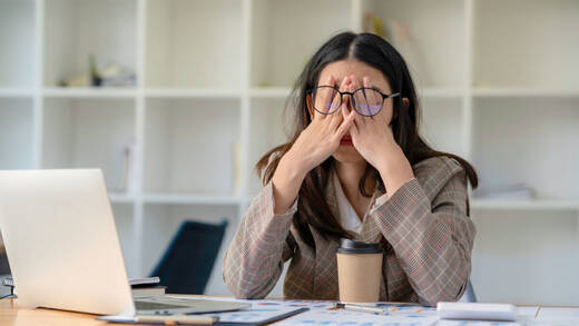Stress, KI-Angst, Burnout: Der Arbeitsplatz wird zunehmend zum Problem.